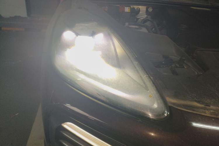 Used Porsche Cayenne E-Hybrid 2019 Cayenne E-Hybrid 2.0T Right Front Headlight