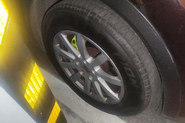 Used Porsche Cayenne E-Hybrid 2019 Cayenne E-Hybrid 2.0T Right Front Wheel Hub