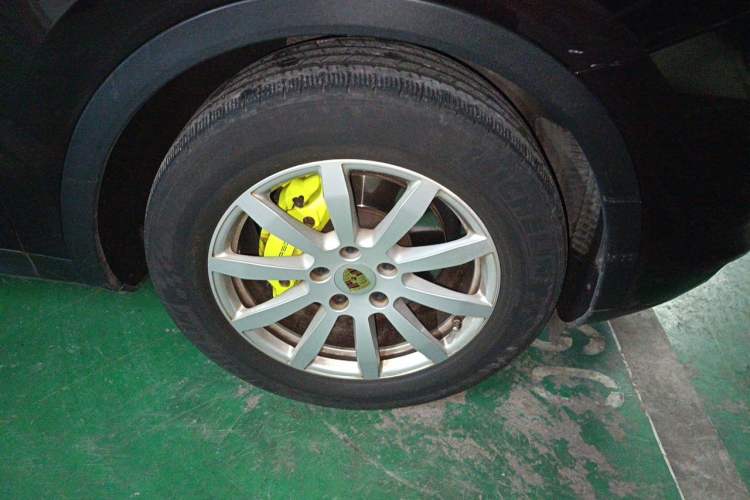 Used Porsche Cayenne E-Hybrid 2019 Cayenne E-Hybrid 2.0T Right Front Wheel Hub