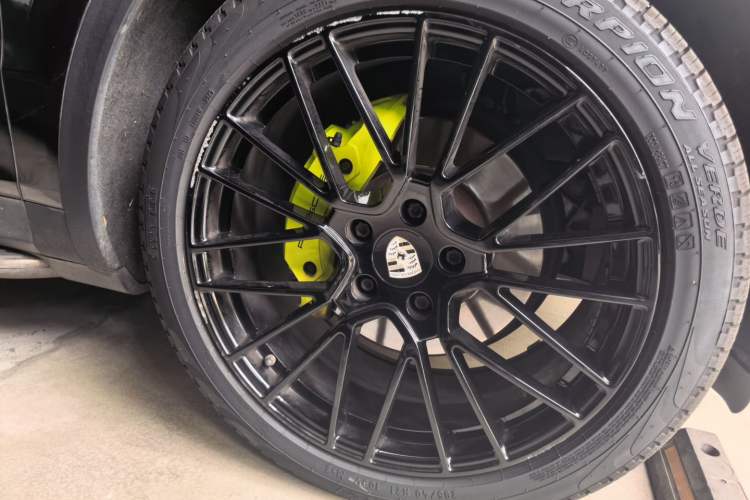 Used Porsche Cayenne E-Hybrid 2019 Cayenne E-Hybrid 2.0T Right Front Wheel Hub