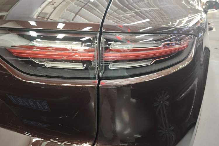 Used Porsche Cayenne E-Hybrid 2019 Cayenne E-Hybrid 2.0T Right Rear Taillight