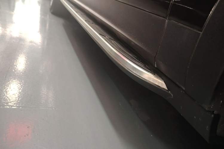 Used Porsche Cayenne E-Hybrid 2019 Cayenne E-Hybrid 2.0T Right Side Sill