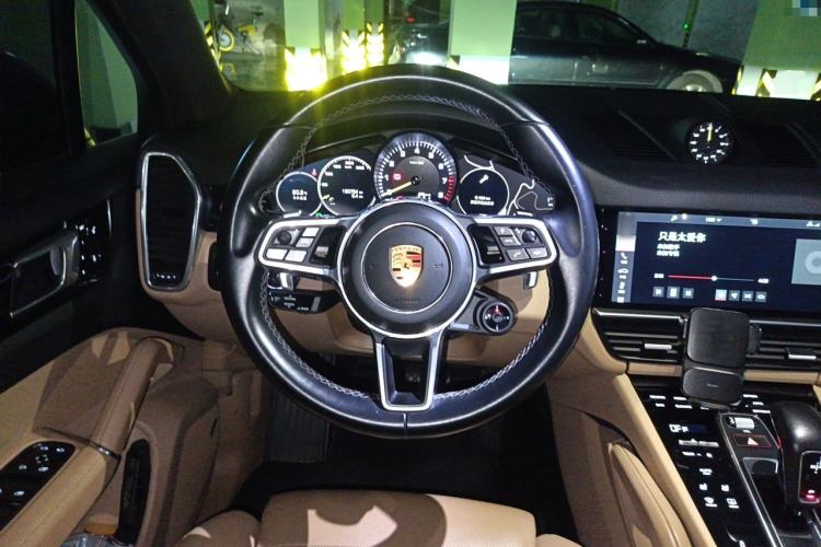 Used Porsche Cayenne E-Hybrid 2019 Cayenne E-Hybrid 2.0T Steering Wheel