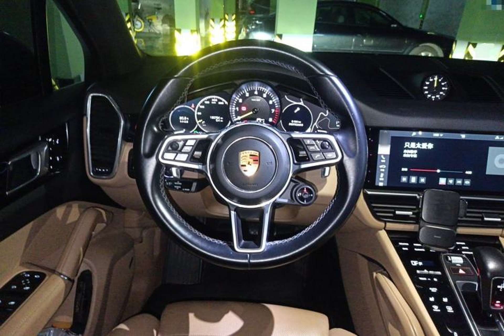Used Porsche Cayenne E-Hybrid 2019 Cayenne E-Hybrid 2.0T Steering Wheel