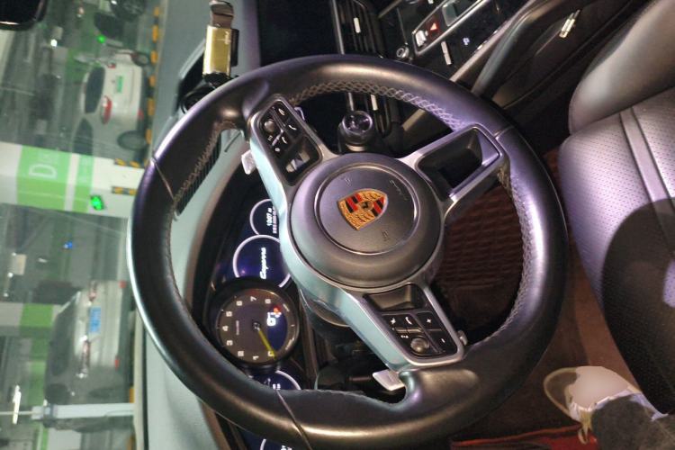 Used Porsche Cayenne E-Hybrid 2019 Cayenne E-Hybrid 2.0T Steering Wheel