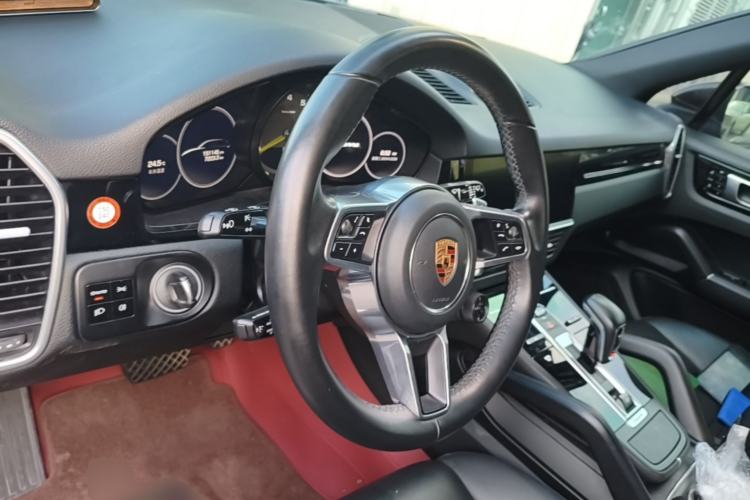 Used Porsche Cayenne E-Hybrid 2019 Cayenne E-Hybrid 2.0T Steering Wheel