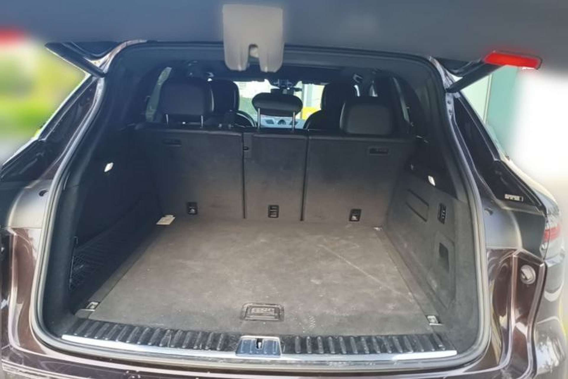 Used Porsche Cayenne E-Hybrid 2019 Cayenne E-Hybrid 2.0T Trunk
