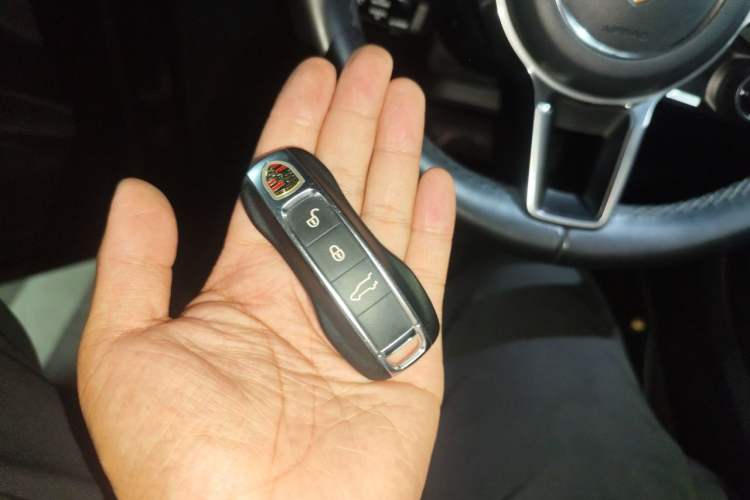 Used Porsche Cayenne E-Hybrid 2019 Cayenne E-Hybrid 2.0T Vehicle Key
