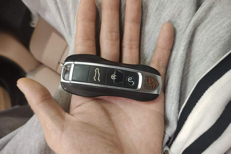 Used Porsche Cayenne E-Hybrid 2019 Cayenne E-Hybrid 2.0T Vehicle Key