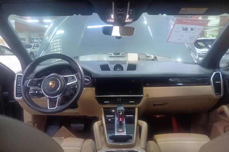 Used Porsche Cayenne E-Hybrid 2019 Cayenne E-Hybrid 2.0T Center Console