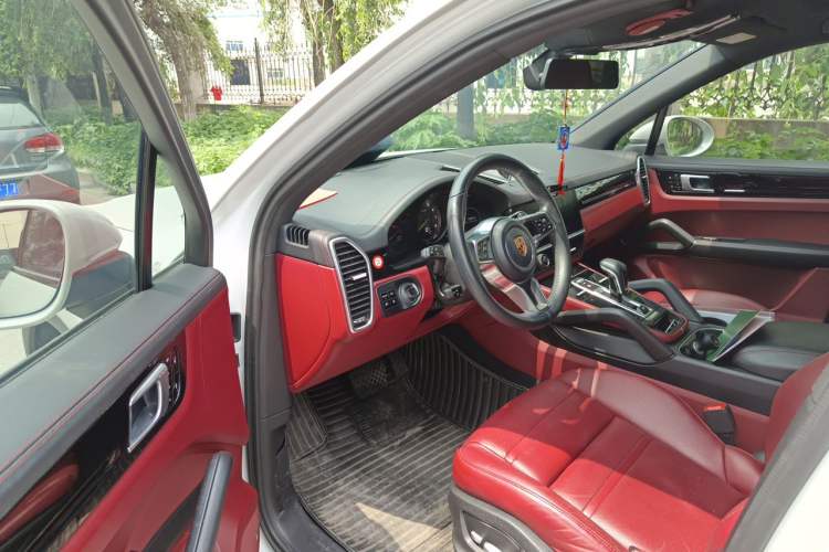 Used Porsche Cayenne E-Hybrid 2019 Cayenne E-Hybrid 2.0T Driver Seat