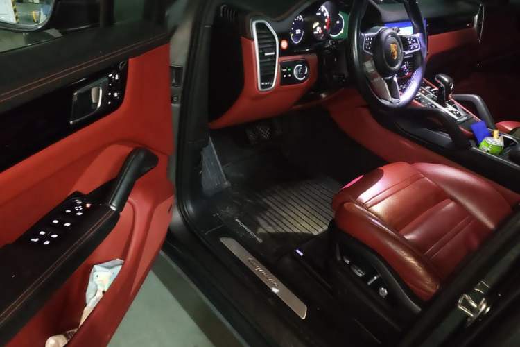 Used Porsche Cayenne E-Hybrid 2019 Cayenne E-Hybrid 2.0T Driver Seat