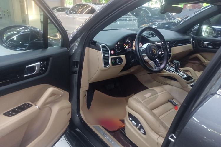 Used Porsche Cayenne E-Hybrid 2019 Cayenne E-Hybrid 2.0T Driver Seat