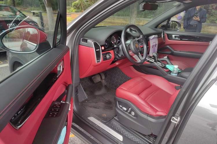 Used Porsche Cayenne E-Hybrid 2019 Cayenne E-Hybrid 2.0T Driver Seat