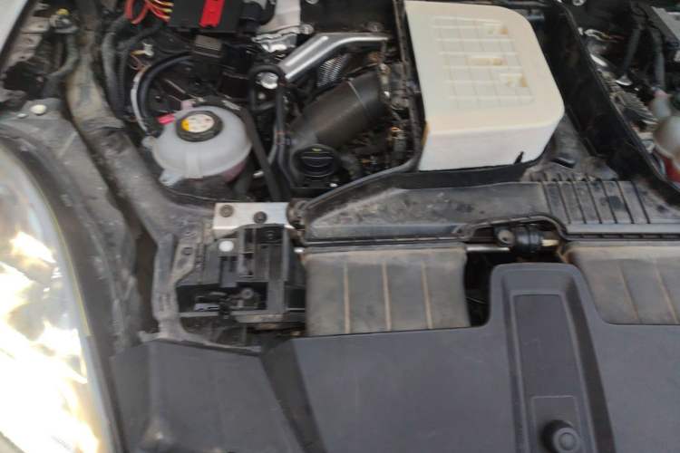 Used Porsche Cayenne E-Hybrid 2019 Cayenne E-Hybrid 2.0T Engine Bay Right