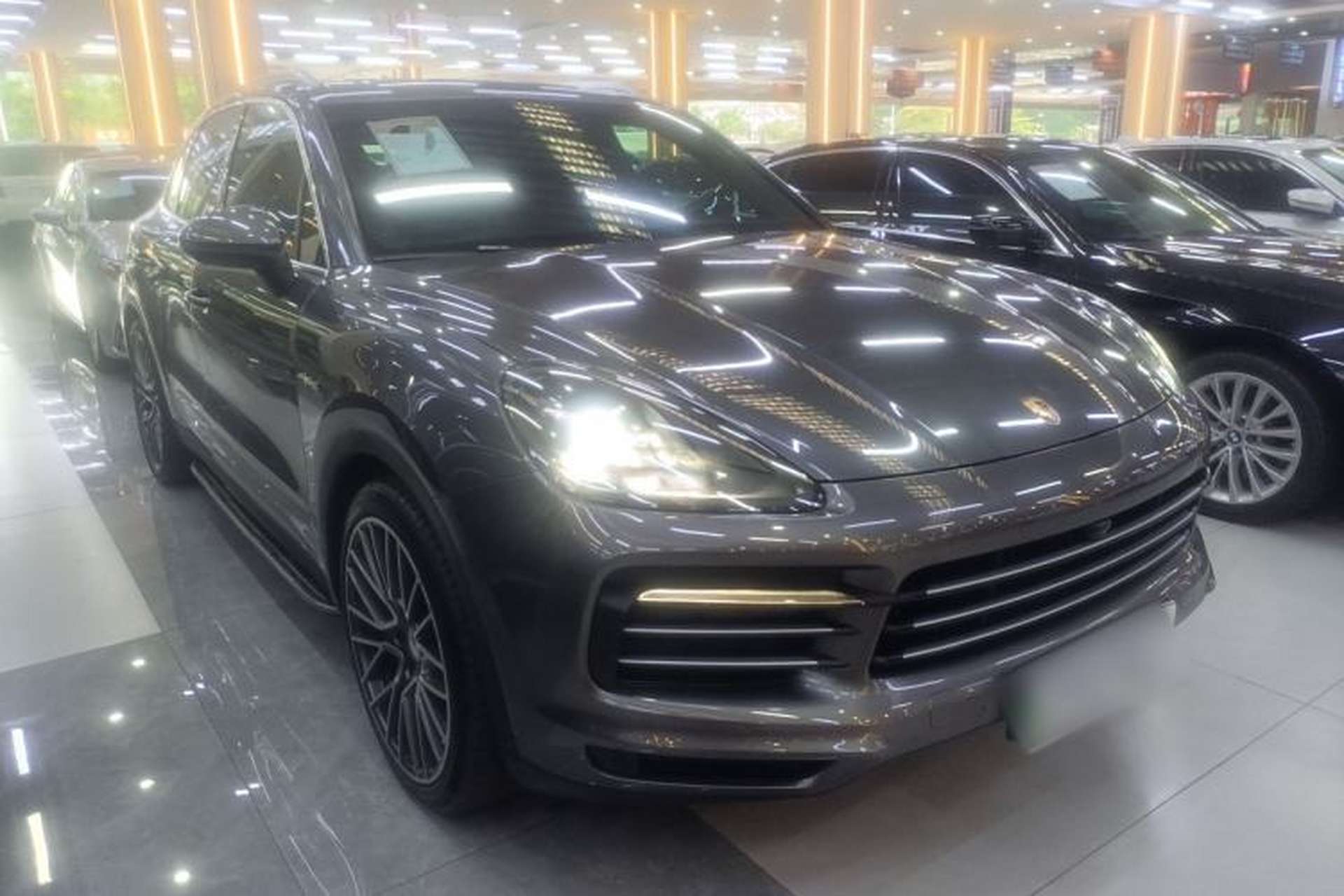 Used Porsche Cayenne E-Hybrid 2019 Cayenne E-Hybrid 2.0T Exterior 1