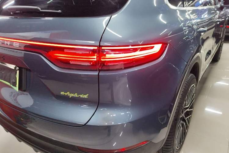 Used Porsche Cayenne E-Hybrid 2019 Cayenne E-Hybrid 2.0T Exterior 3