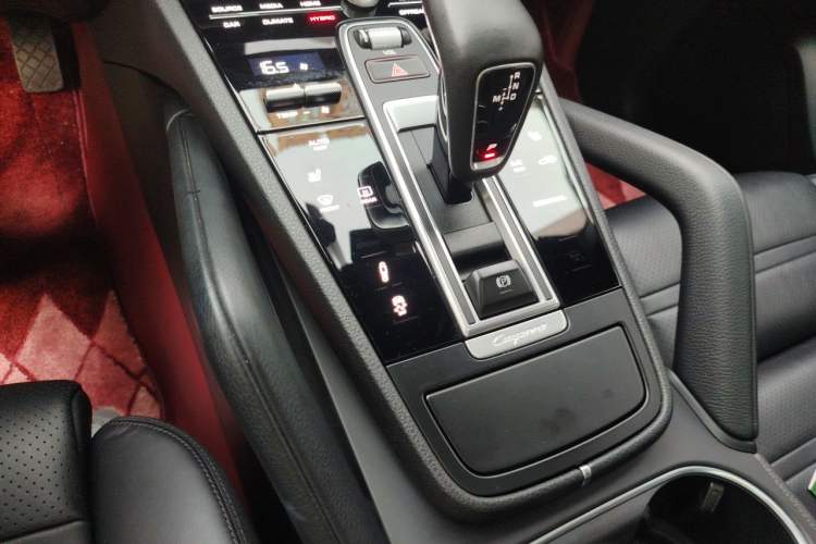 Used Porsche Cayenne E-Hybrid 2019 Cayenne E-Hybrid 2.0T Gear Lever
