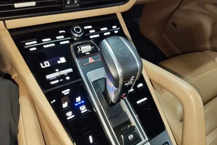 Used Porsche Cayenne E-Hybrid 2019 Cayenne E-Hybrid 2.0T Gear Lever