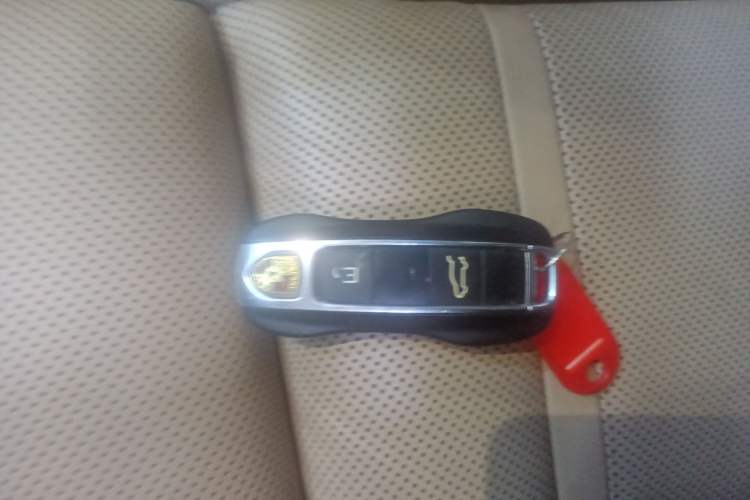 Used Porsche Cayenne E-Hybrid 2019 Cayenne E-Hybrid 2.0T Interior 1