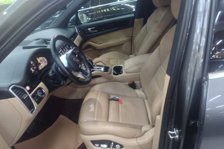 Used Porsche Cayenne E-Hybrid 2019 Cayenne E-Hybrid 2.0T Left Front Seat