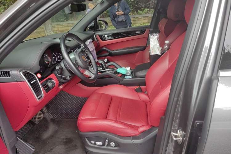 Used Porsche Cayenne E-Hybrid 2019 Cayenne E-Hybrid 2.0T Left Front Seat