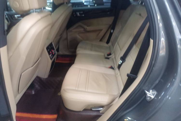 Used Porsche Cayenne E-Hybrid 2019 Cayenne E-Hybrid 2.0T Left Rear Seat