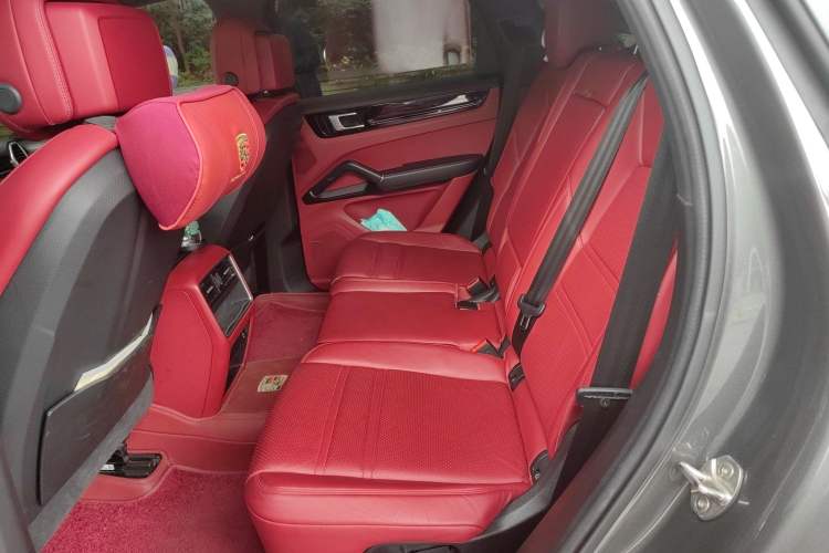 Used Porsche Cayenne E-Hybrid 2019 Cayenne E-Hybrid 2.0T Left Rear Seat