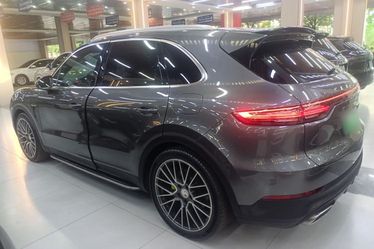 Used Porsche Cayenne E-Hybrid 2019 Cayenne E-Hybrid 2.0T Left Side