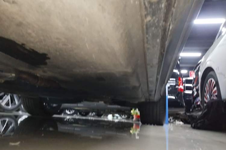 Used Porsche Cayenne E-Hybrid 2019 Cayenne E-Hybrid 2.0T Left Side Sill