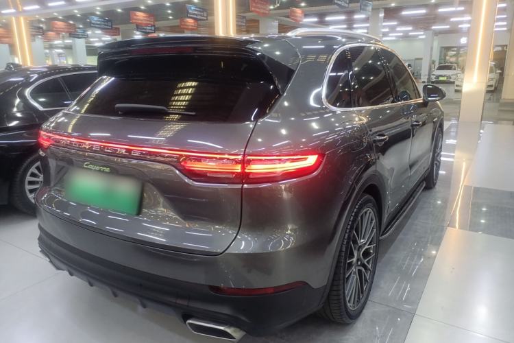 Used Porsche Cayenne E-Hybrid 2019 Cayenne E-Hybrid 2.0T Rear Right 45 Deg