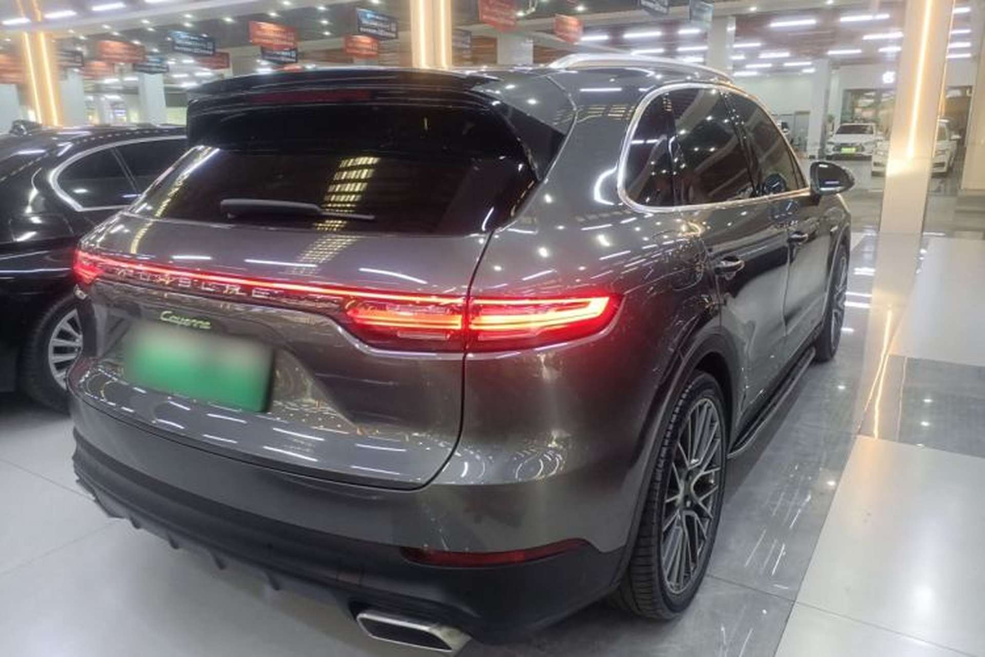 Used Porsche Cayenne E-Hybrid 2019 Cayenne E-Hybrid 2.0T Rear Right 45 Deg