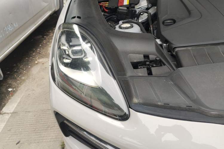 Used Porsche Cayenne E-Hybrid 2019 Cayenne E-Hybrid 2.0T Right Front Headlight