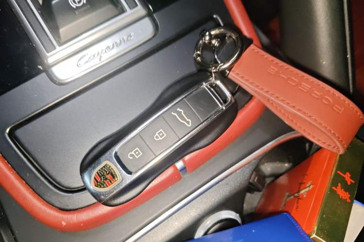 Used Porsche Cayenne E-Hybrid 2019 Cayenne E-Hybrid 2.0T Vehicle Key