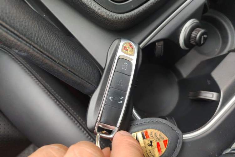 Used Porsche Cayenne E-Hybrid 2019 Cayenne E-Hybrid 2.0T Vehicle Key