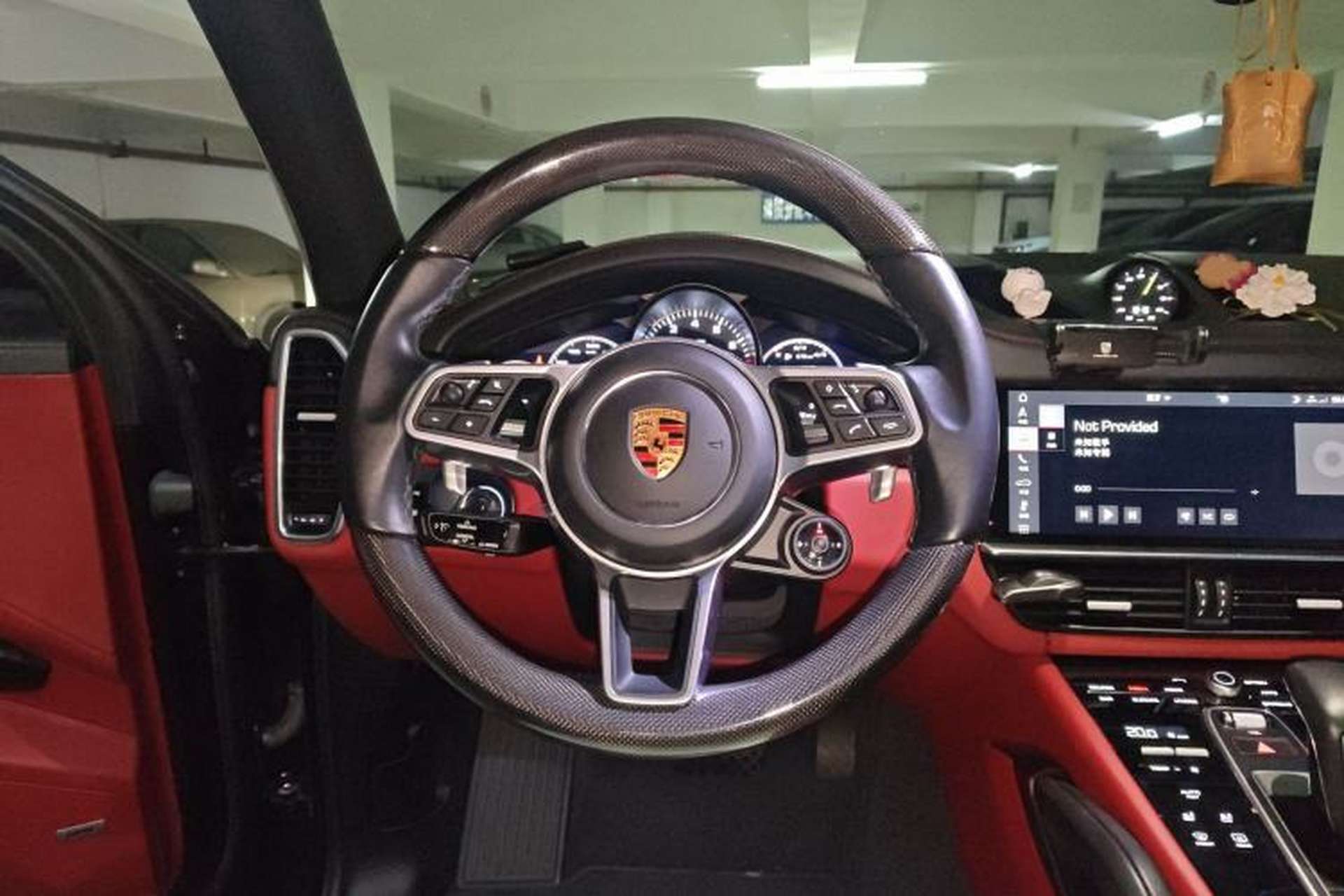 Used Porsche Cayenne E-Hybrid 2019 Cayenne E-Hybrid 2.0T Steering Wheel