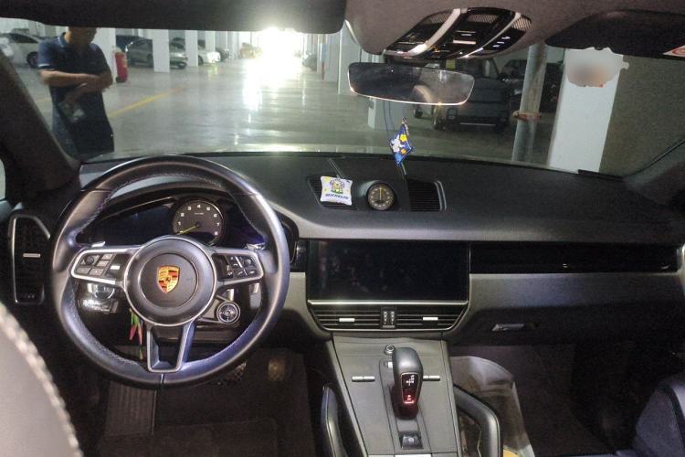 Used Porsche Cayenne E-Hybrid 2019 Cayenne E-Hybrid 2.0T Center Console