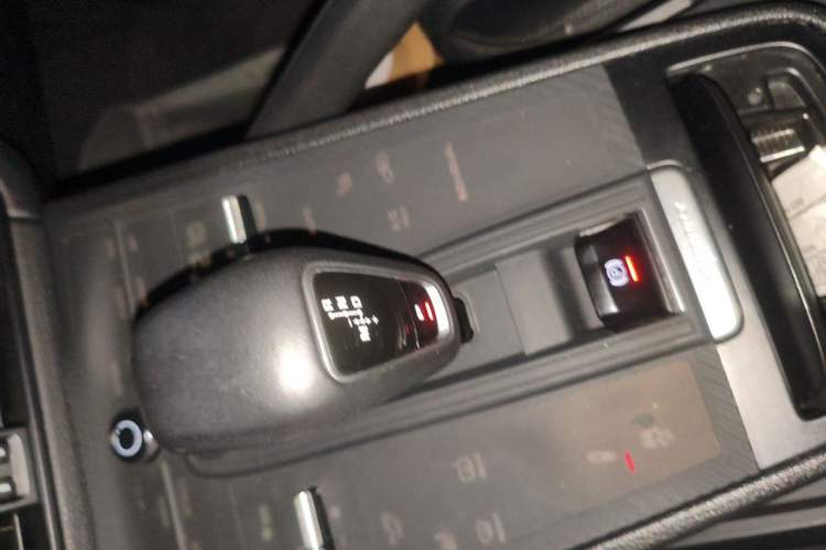 Used Porsche Cayenne E-Hybrid 2019 Cayenne E-Hybrid 2.0T Gear Lever