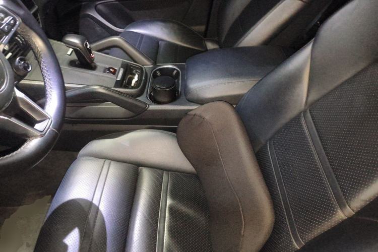 Used Porsche Cayenne E-Hybrid 2019 Cayenne E-Hybrid 2.0T Left Front Seat