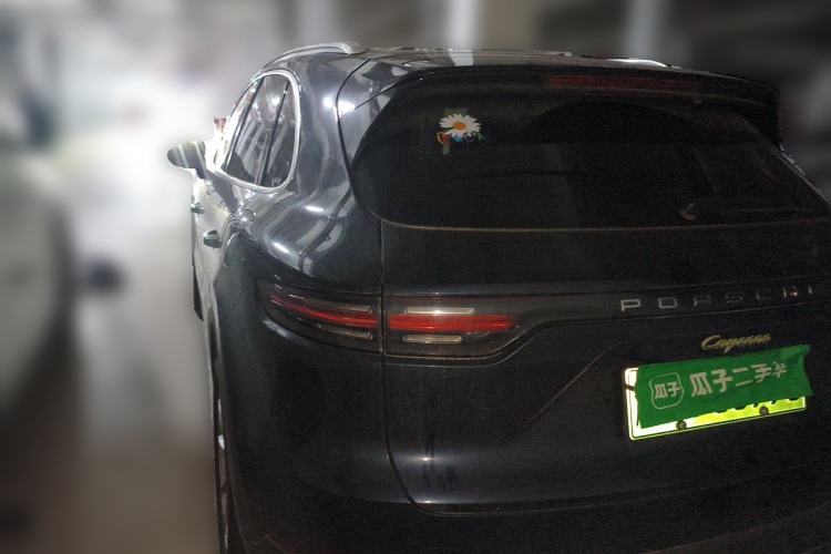 Used Porsche Cayenne E-Hybrid 2019 Cayenne E-Hybrid 2.0T Rear Left 45 Deg