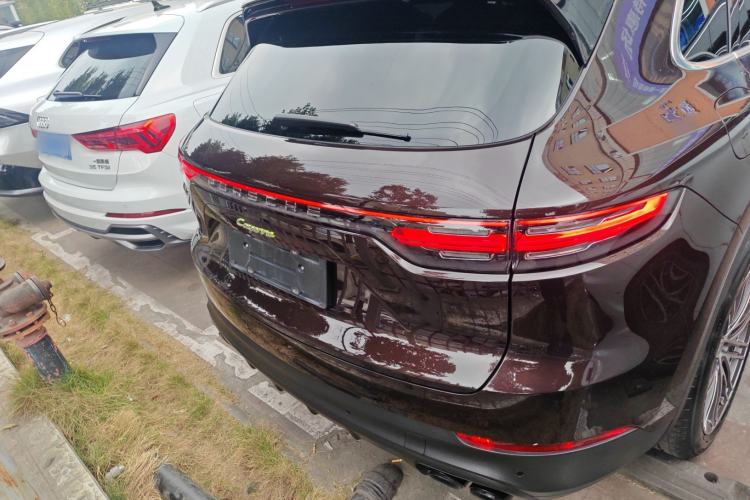 Used Porsche Cayenne E-Hybrid 2019 Cayenne E-Hybrid 2.0T Exterior 4