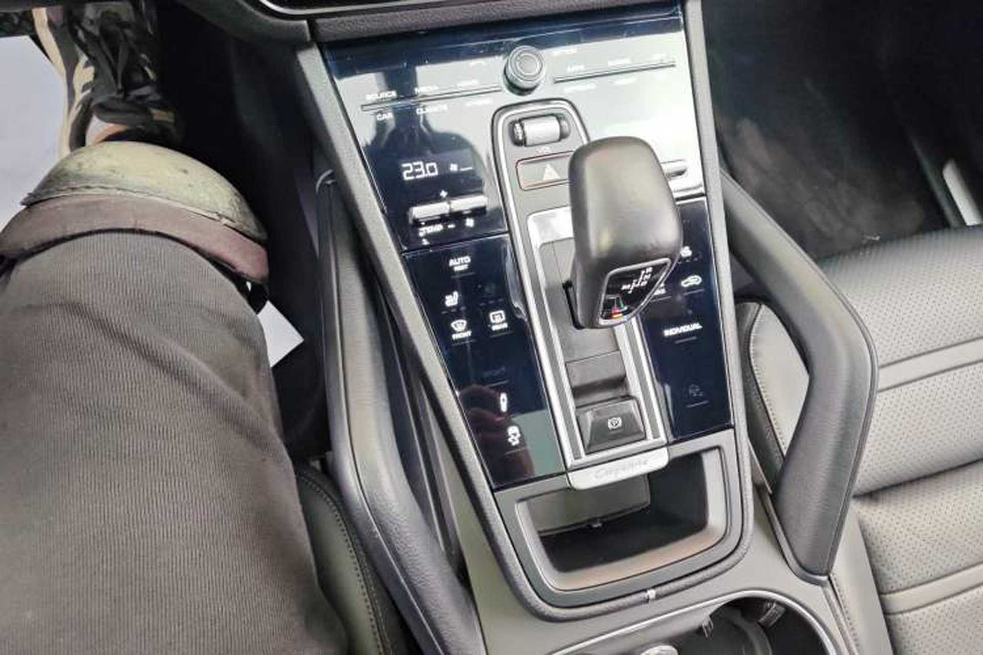 Used Porsche Cayenne E-Hybrid 2019 Cayenne E-Hybrid 2.0T Gear Lever