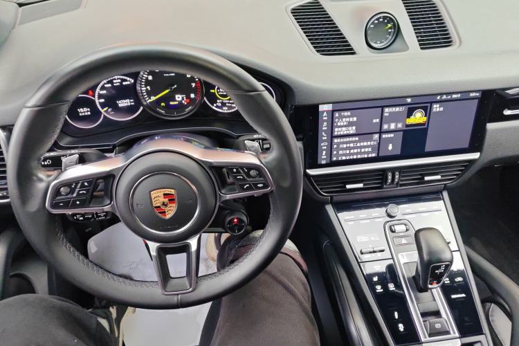 Used Porsche Cayenne E-Hybrid 2019 Cayenne E-Hybrid 2.0T Interior 2