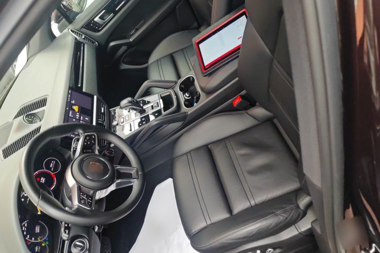 Used Porsche Cayenne E-Hybrid 2019 Cayenne E-Hybrid 2.0T Left Front Seat