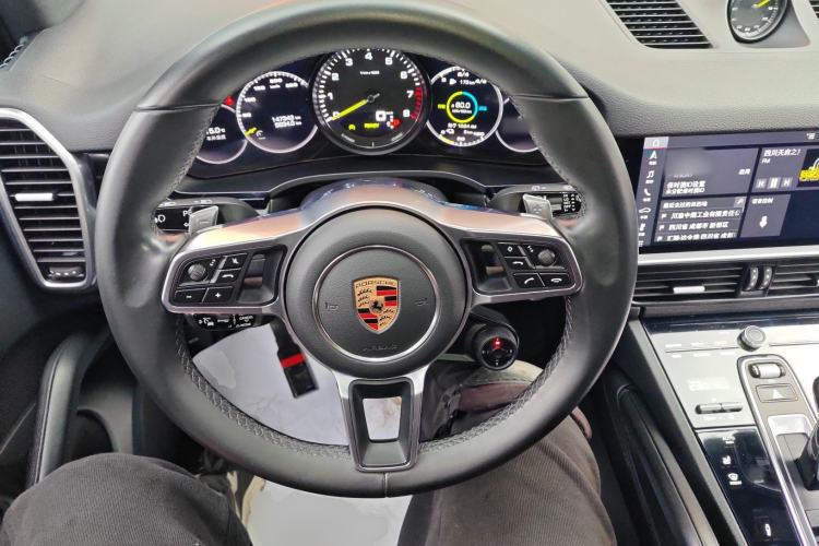 Used Porsche Cayenne E-Hybrid 2019 Cayenne E-Hybrid 2.0T Steering Wheel