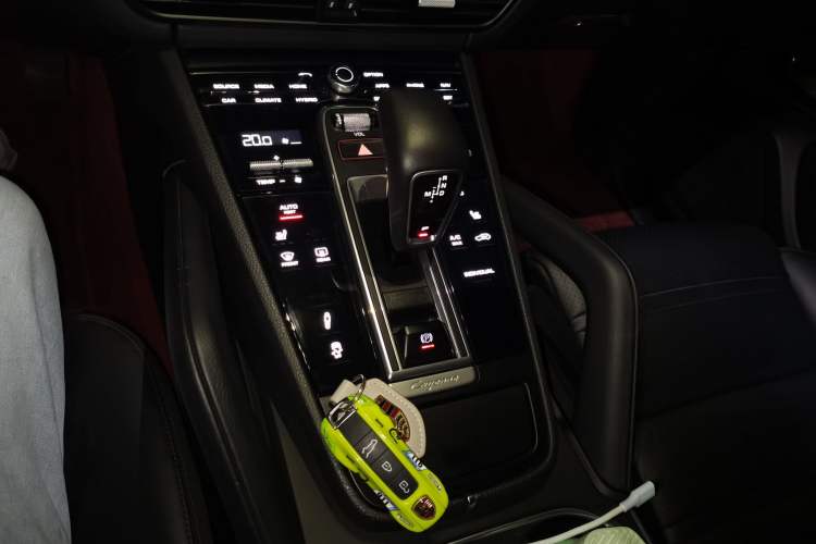 Used Porsche Cayenne E-Hybrid 2019 Cayenne E-Hybrid 2.0T Gear Lever