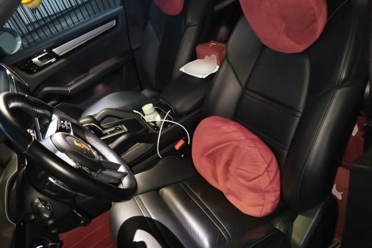 Used Porsche Cayenne E-Hybrid 2019 Cayenne E-Hybrid 2.0T Left Front Seat