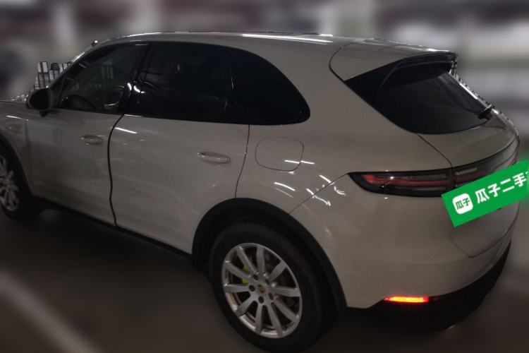 Used Porsche Cayenne E-Hybrid 2019 Cayenne E-Hybrid 2.0T Rear Left 45 Deg