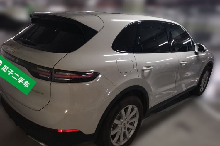 Used Porsche Cayenne E-Hybrid 2019 Cayenne E-Hybrid 2.0T Rear Right 45 Deg