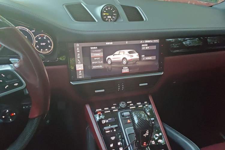Used Porsche Cayenne E-Hybrid 2019 Cayenne E-Hybrid 2.0T Audio And AC Panel